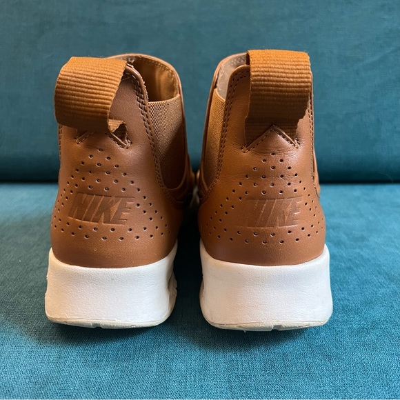 Nike Air Max Thea Mid Boot in Ale Brown - Picture 5 of 9